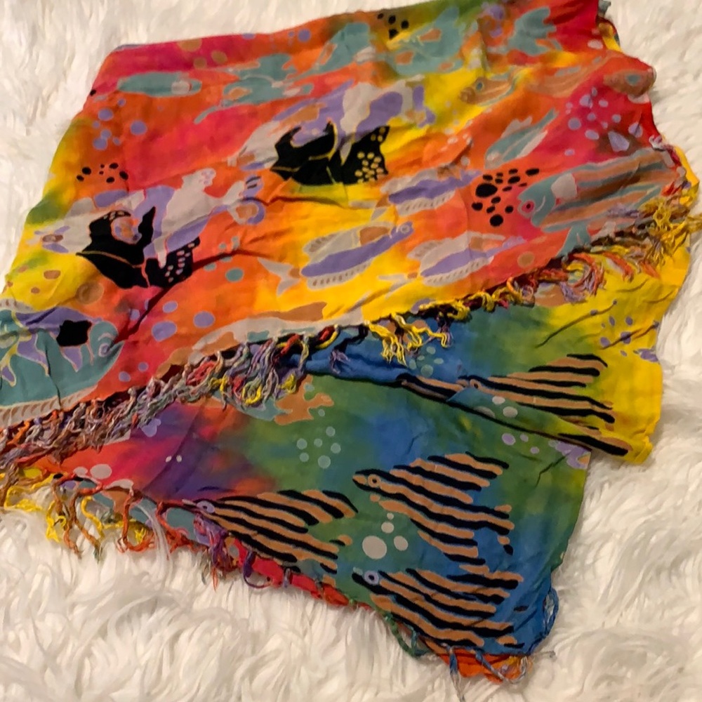 Beautiful Sarong - Picture 2 of 4